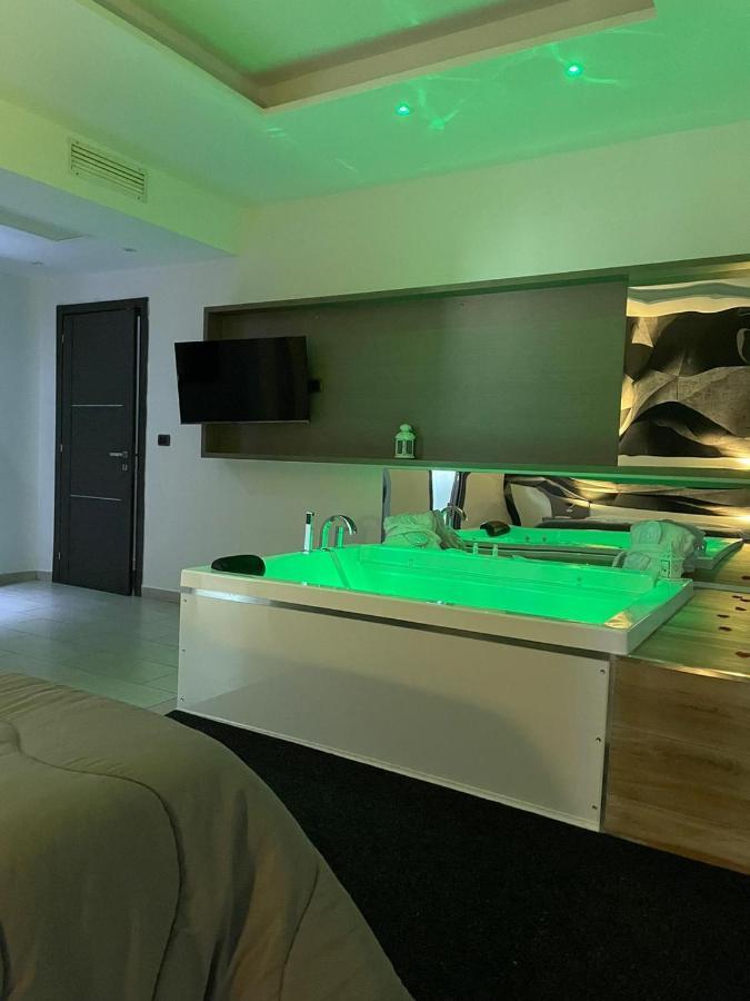 Hotel Cristian Giugliano In Campania